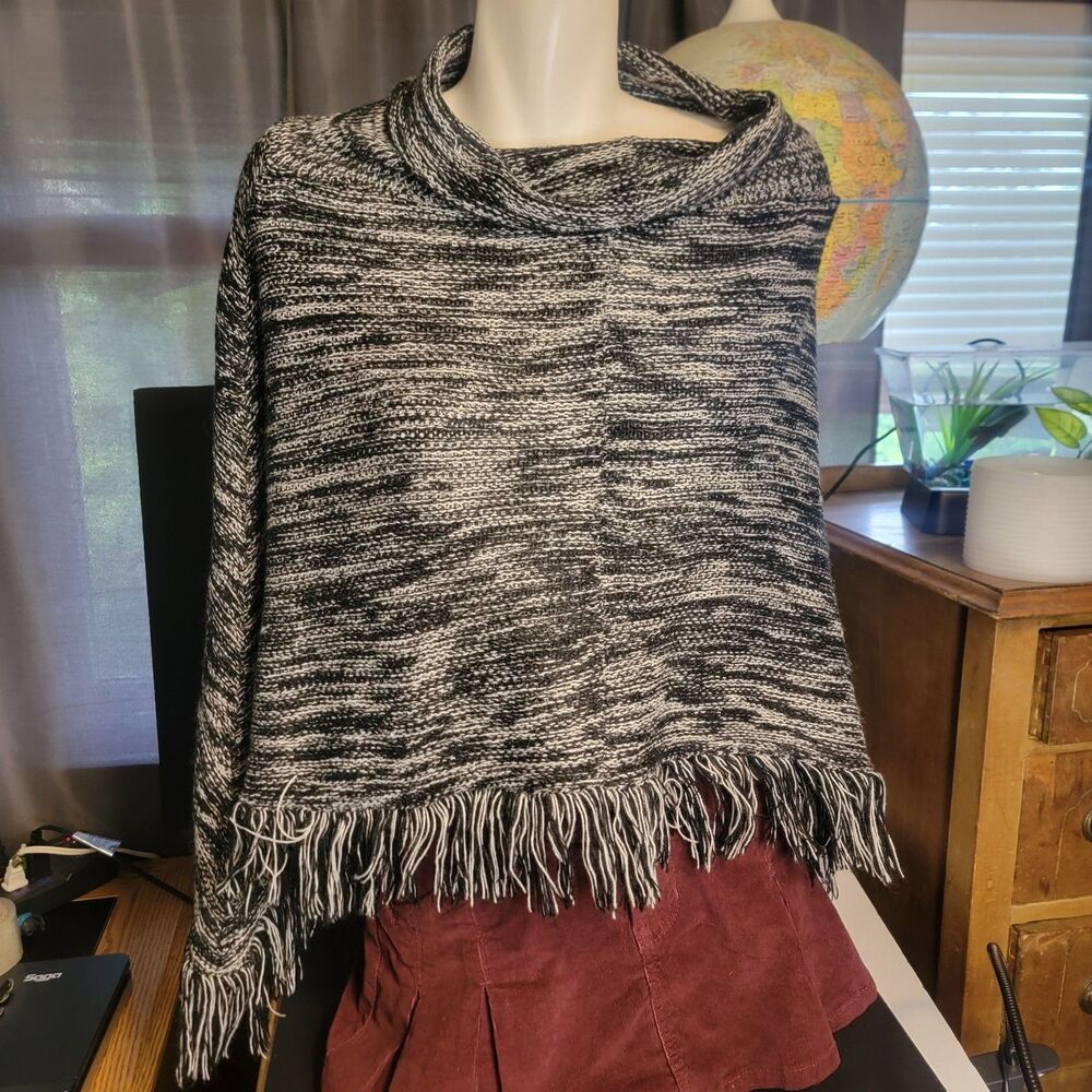 Brittany Black Cape Medium
